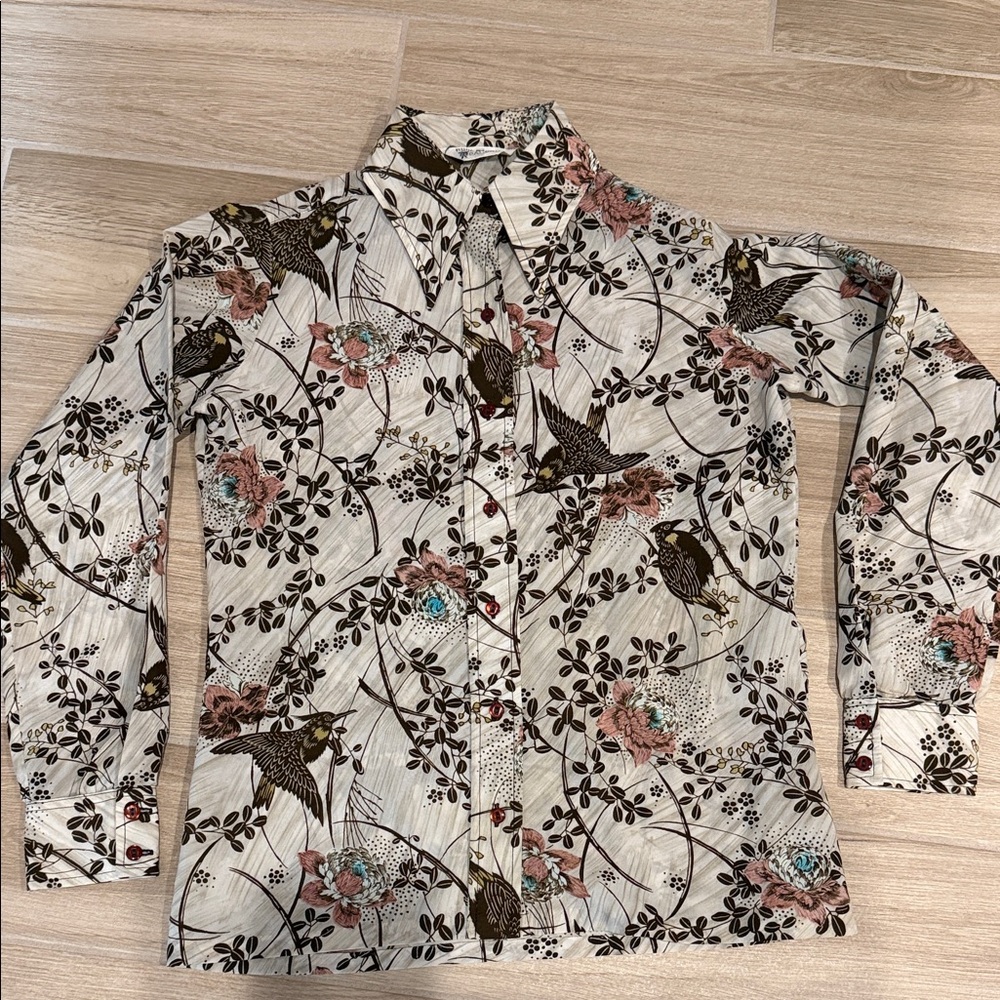 Anthropologie Floral and bird motif women Shirt size Small by Gaylord
